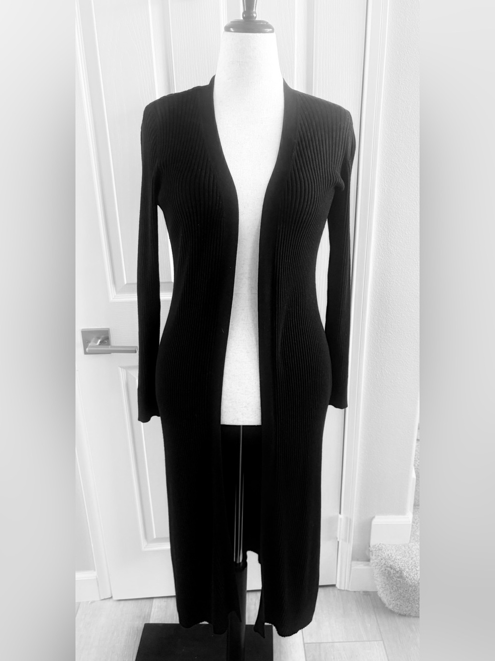 WHBM | Black Ribbed Duster Cardigan | Sz M | Very Good Condition